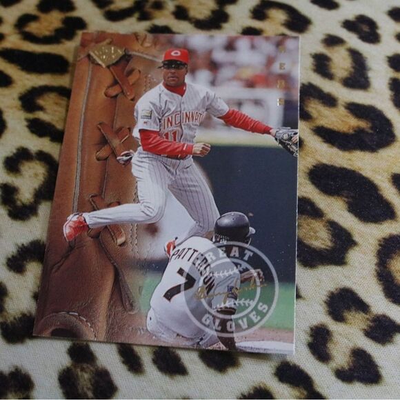 Barry Larkin 9 of 16 Baseball Card - Picture 1 of 2